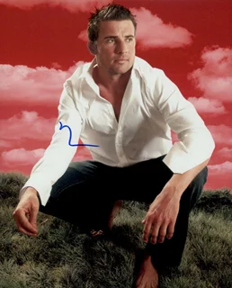 Dominic Purcell autograph