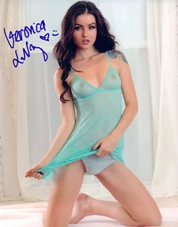 Veronica LaVery autograph