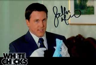 Lochlyn Munro autograph