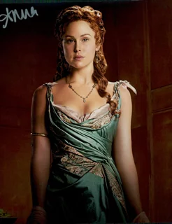 Anna Hutchison autograph