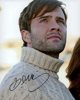 Gil McKinney autograph