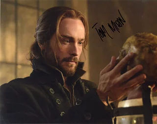 Tom Mison autograph