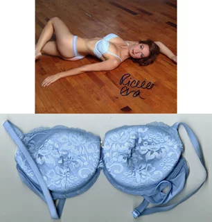 Richelle Eva autograph