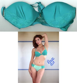 Richelle Eva autograph