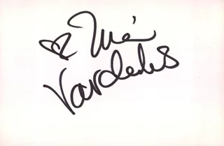 Nia Vardalos autograph