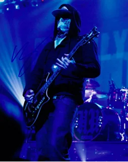 Charlie Scene autograph