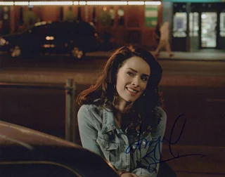 Abigail Spencer autograph