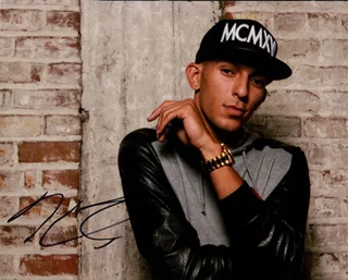 Khleo Thomas autograph