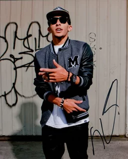 Khleo Thomas autograph