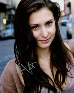 Ariana Venturi autograph