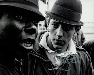 Mark Wingett autograph