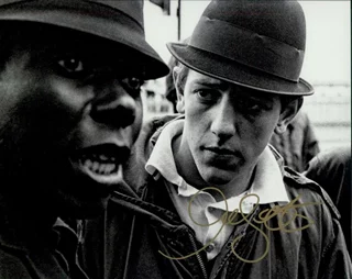 Mark Wingett autograph