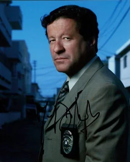 Joaquim de Almeida autograph