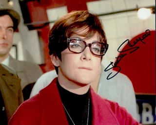Sheila Steafel autograph