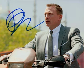Daniel Craig autograph