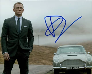 Daniel Craig autograph
