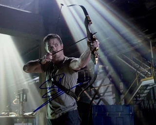 Stephen Amell autograph