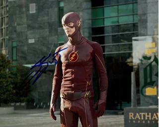 Grant Gustin autograph