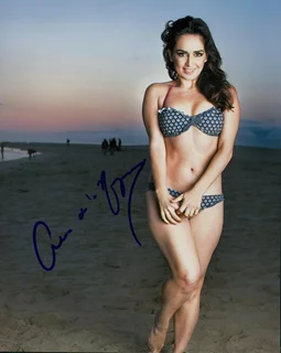 Ana de la Reguera autograph