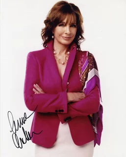 Anne Archer autograph