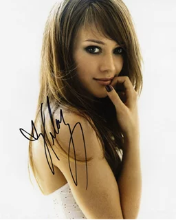 Hilary Duff autograph