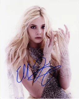 Elle Fanning autograph