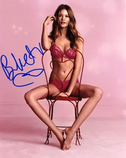 Behati Prinsloo autograph