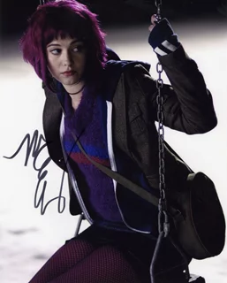 Mary Elizabeth Winstead autograph