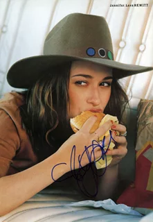 Jennifer Love Hewitt autograph