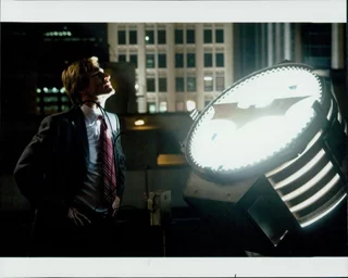 Aaron Eckhart autograph