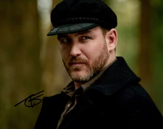 Ty Olsson autograph