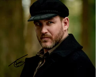 Ty Olsson autograph