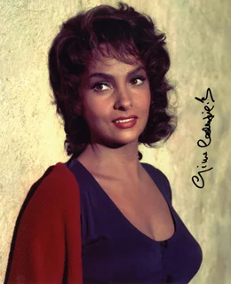 Gina Lollobrigida autograph
