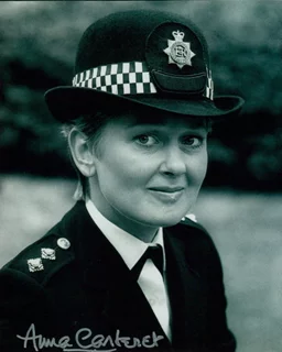 Anna Carteret autograph