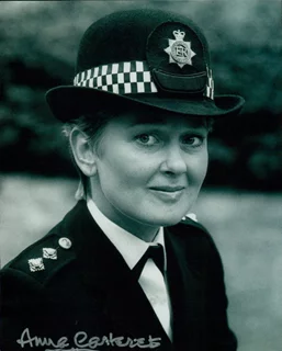 Anna Carteret autograph