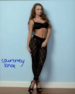 Courtney Knox autograph