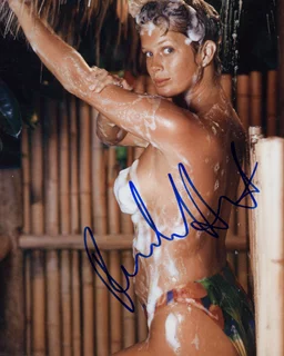 Rachel Hunter autograph