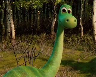 Raymond Ochoa autograph