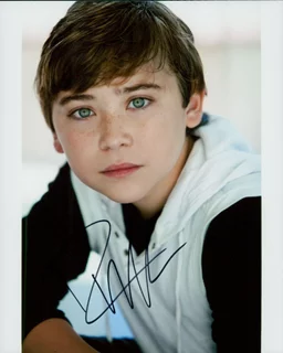 Raymond Ochoa autograph