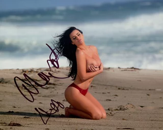 Abigail Ratchford autograph
