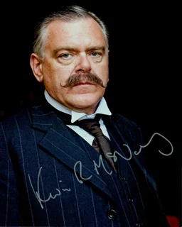 Kevin McNally autograph