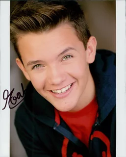 Noah Urrea autograph