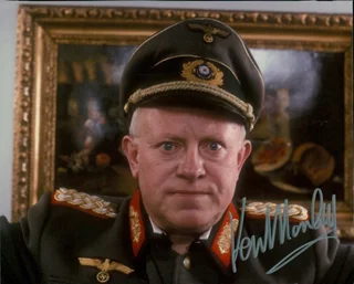 Ken Morley autograph