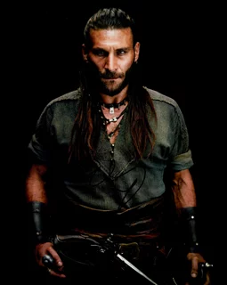 Zach McGowan autograph