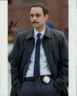 Omid Abtahi autograph