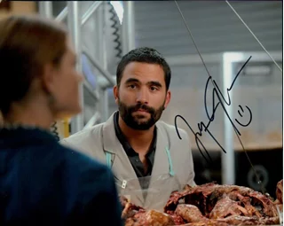 Ignacio Serricchio autograph