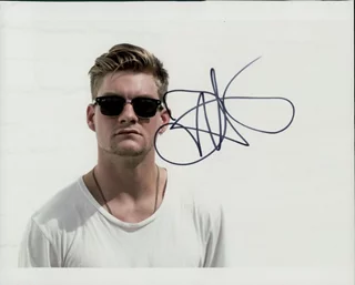 Jake Weary autograph
