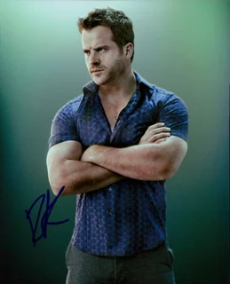 Rob Kazinsky autograph