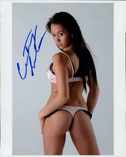 Courtney Soule autograph