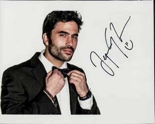 Ignacio Serricchio autograph